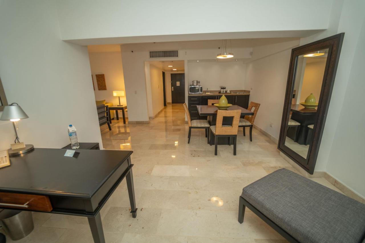 Radisson Hotel Santo Domingo Exterior photo