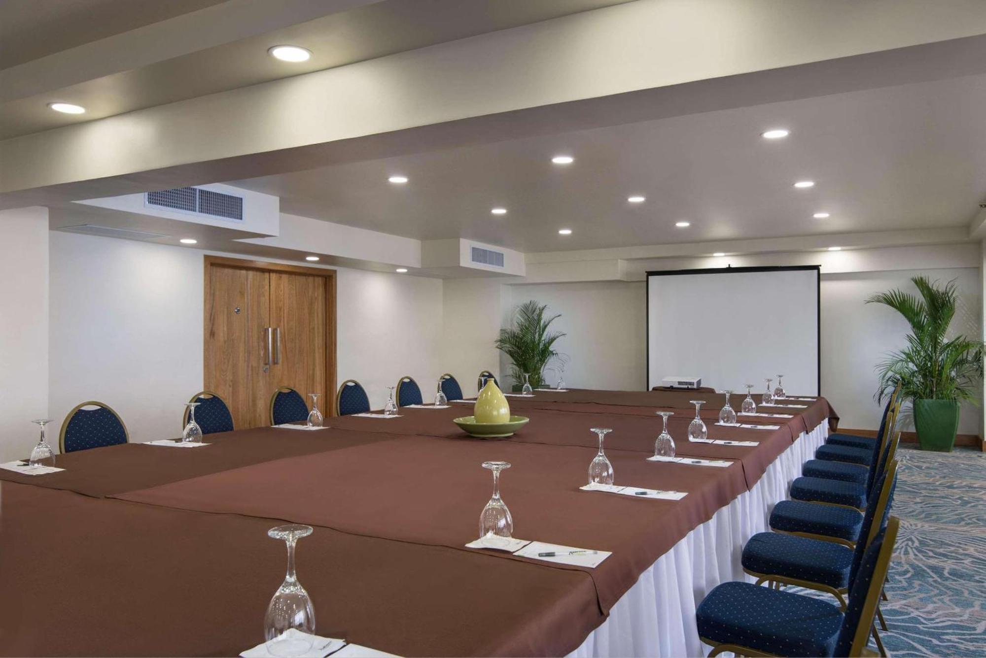 Radisson Hotel Santo Domingo Exterior photo