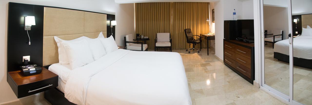 Radisson Hotel Santo Domingo Exterior photo